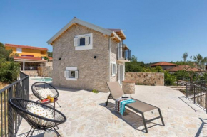 Peaceful Stone Nest with private pool